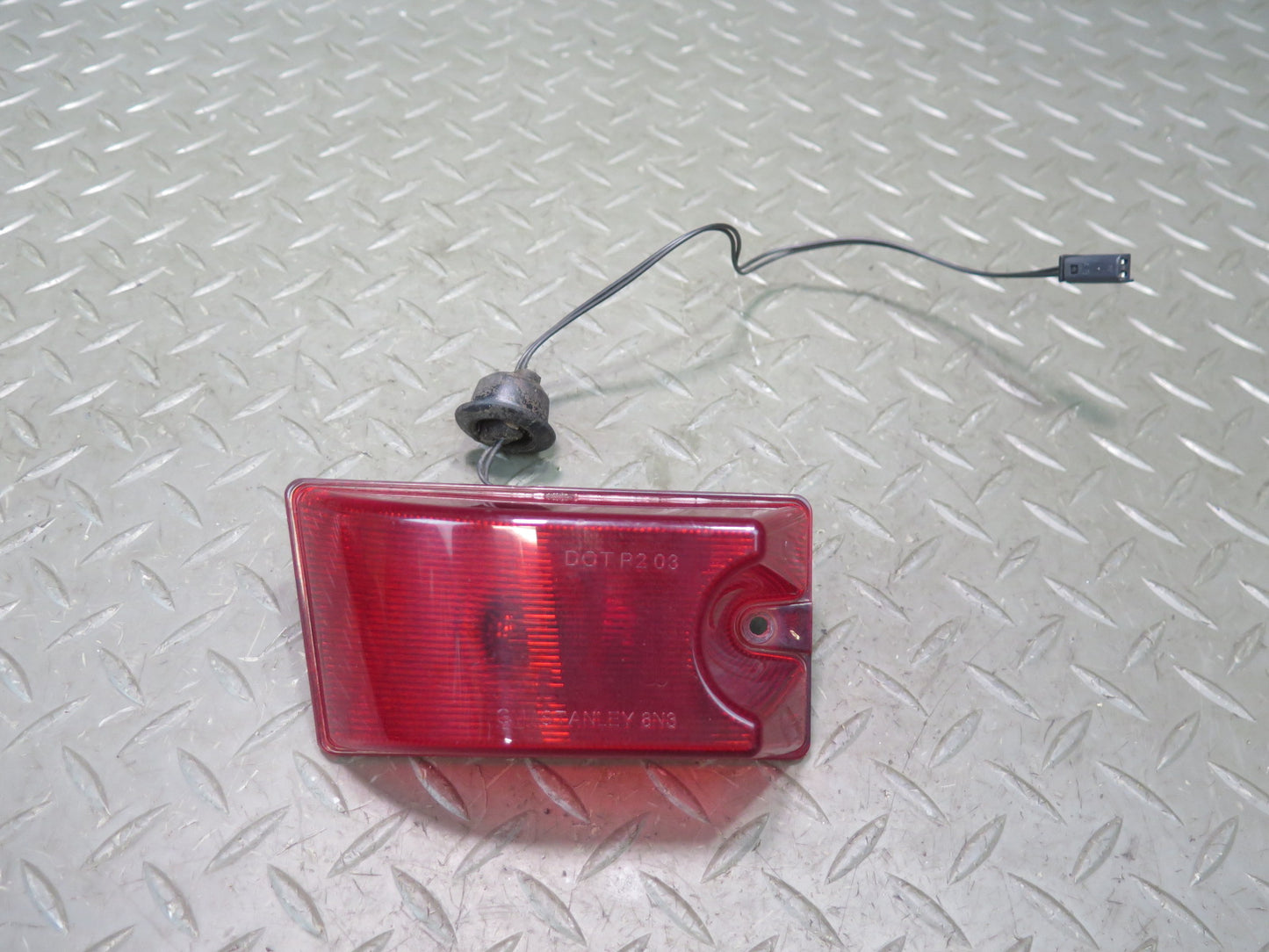 2003-2009 Hummer H2 Rear Roof Clearance Marker Light Lamp Set of 2