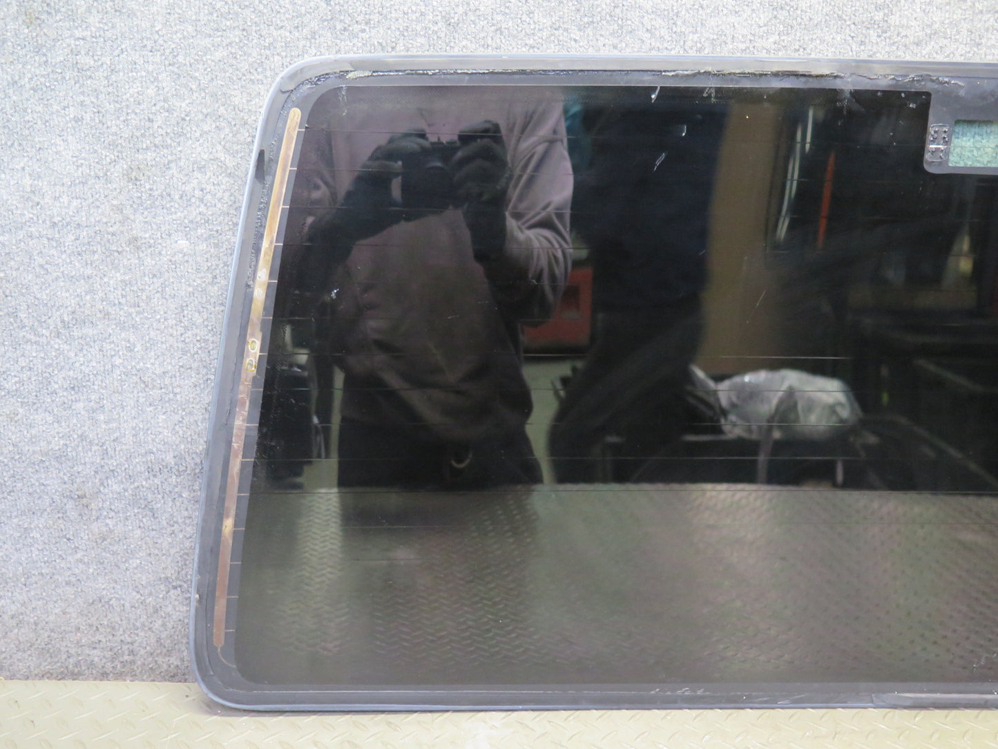 01-03 VW Eurovan T4 Rear Tailgate Liftgate Heated Windshield Glass Window OEM