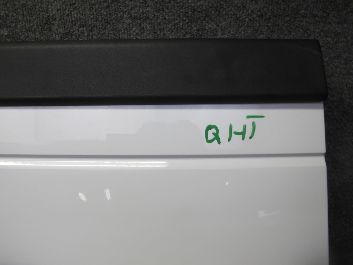 2005-2009 Hummer H2 SUT Rear Tailgate Trunk Hatch Lid Gate Panel White