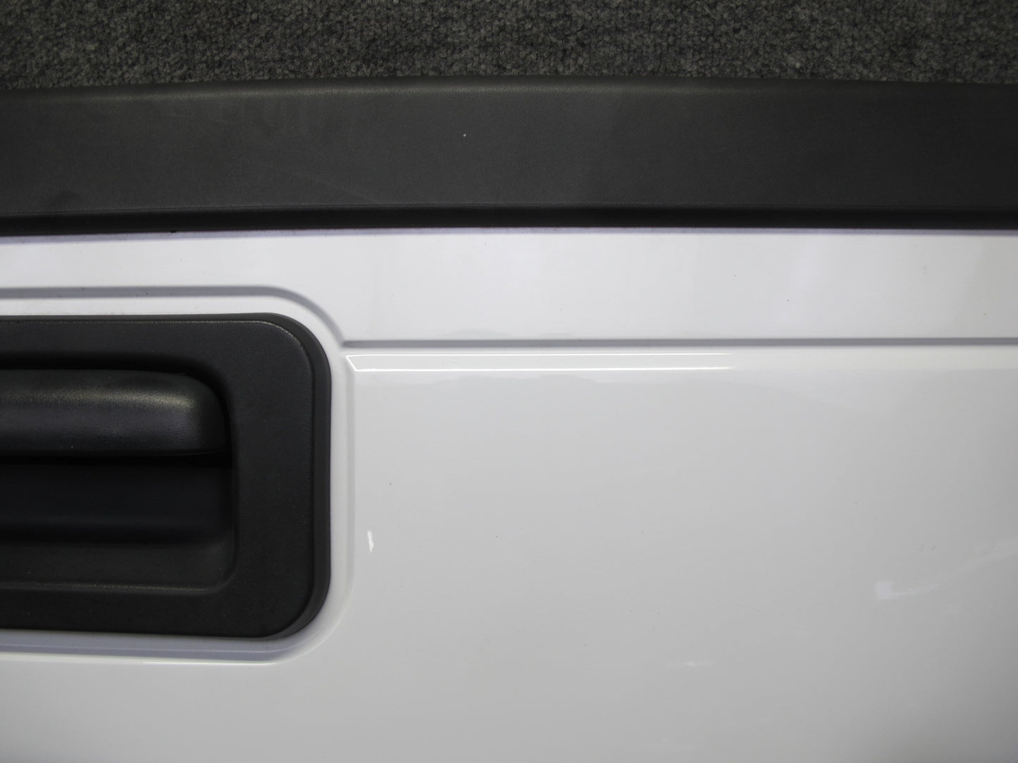 2005-2009 Hummer H2 SUT Rear Tailgate Trunk Hatch Lid Gate Panel White