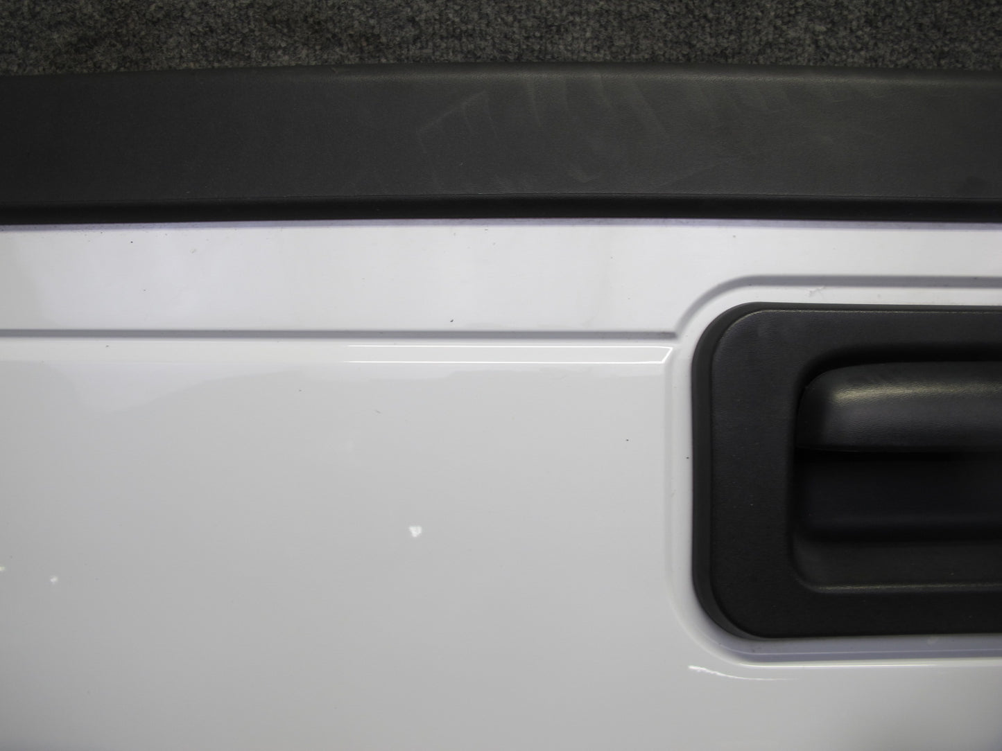 2005-2009 Hummer H2 SUT Rear Tailgate Trunk Hatch Lid Gate Panel White