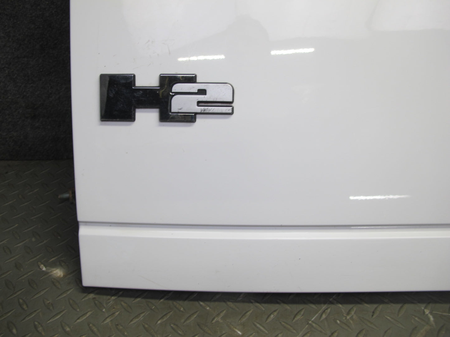 2005-2009 Hummer H2 SUT Rear Tailgate Trunk Hatch Lid Gate Panel White