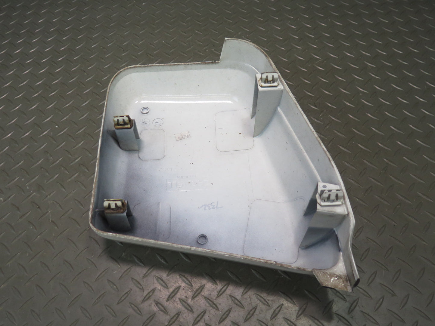 2003-2009 Hummer H2 Front Left Cowl Vent Panel END Cap Cover Molding 15135985