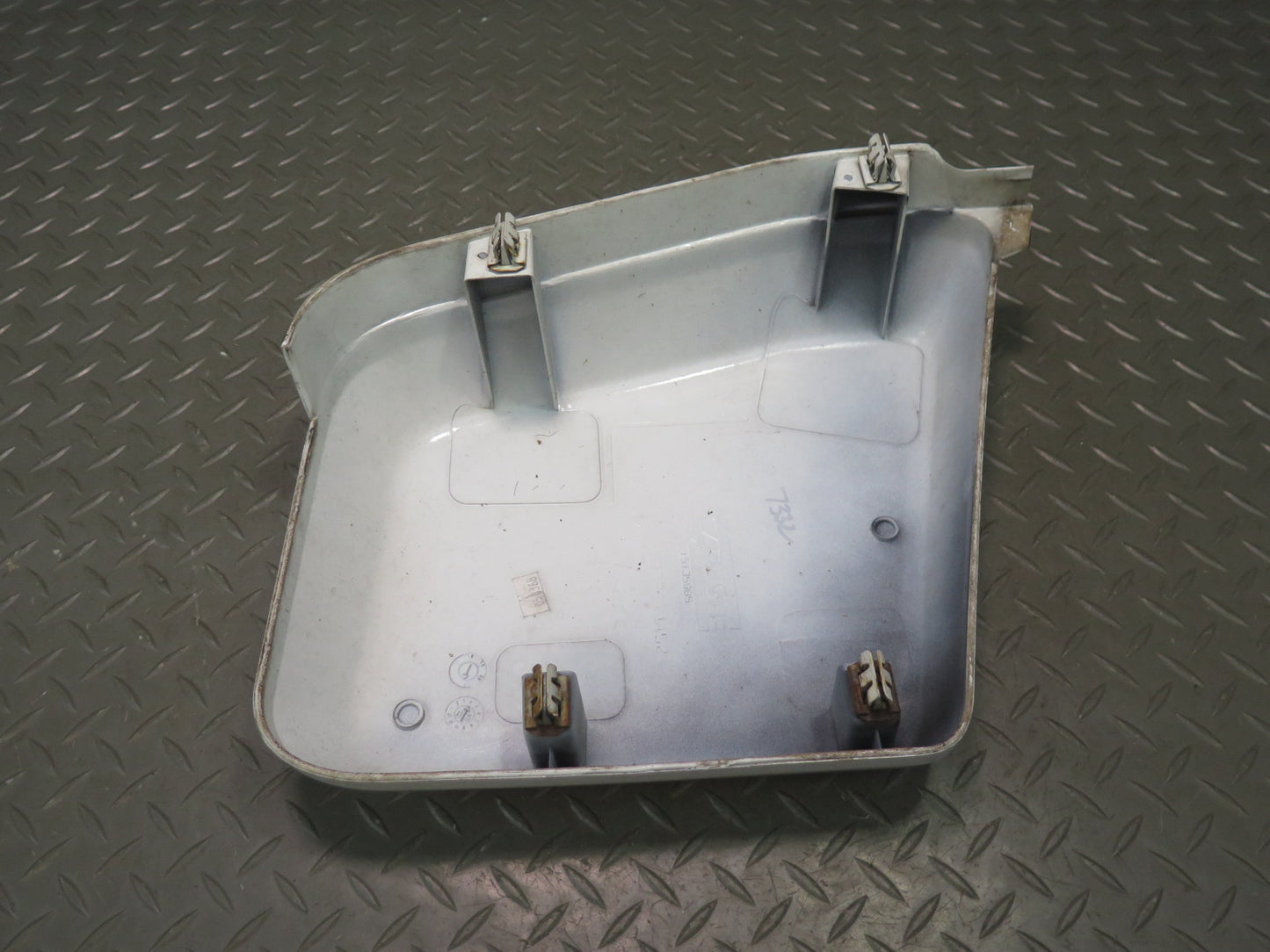 2003-2009 Hummer H2 Front Left Cowl Vent Panel END Cap Cover Molding 15135985