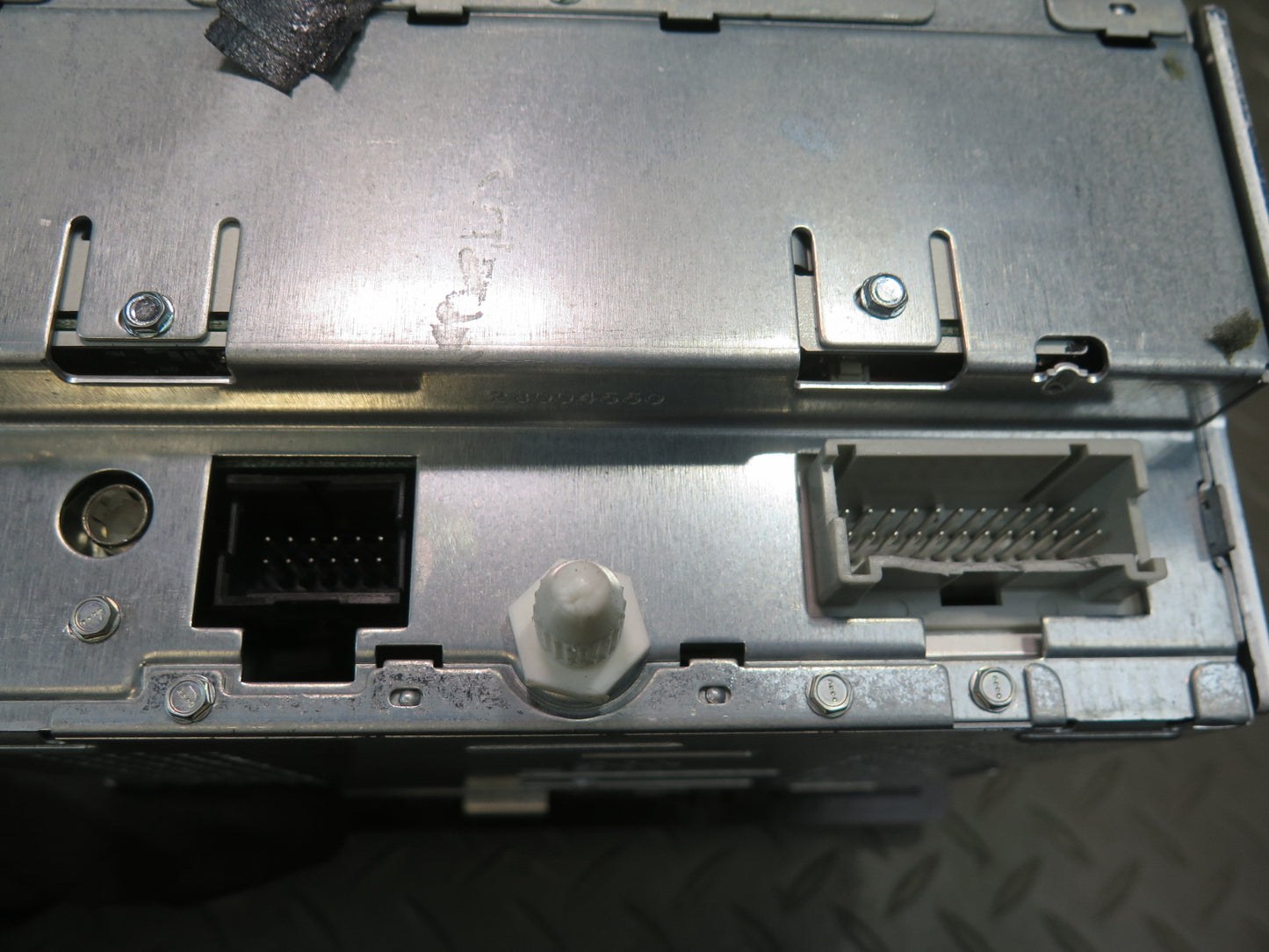 2006 Hummer H2 Radio CD Player Receiver Head Unit 15234936