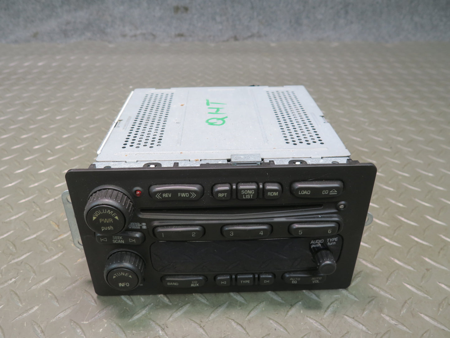 2006 Hummer H2 Radio CD Player Receiver Head Unit 15234936