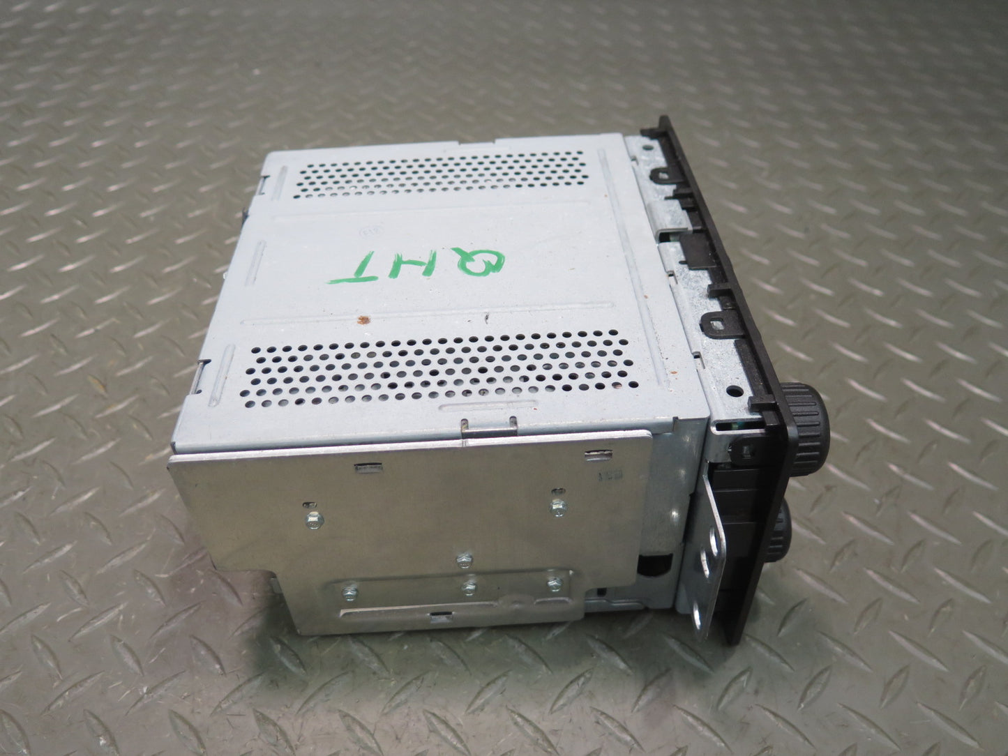 2006 Hummer H2 Radio CD Player Receiver Head Unit 15234936