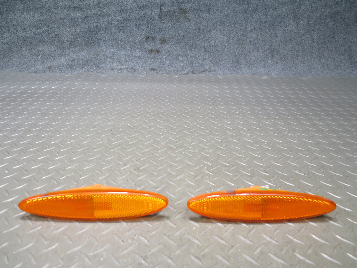 02-10 Lexus UZZ40L SC430 Set of 2 Front Left & Right Side Marker Light Lamp OEM
