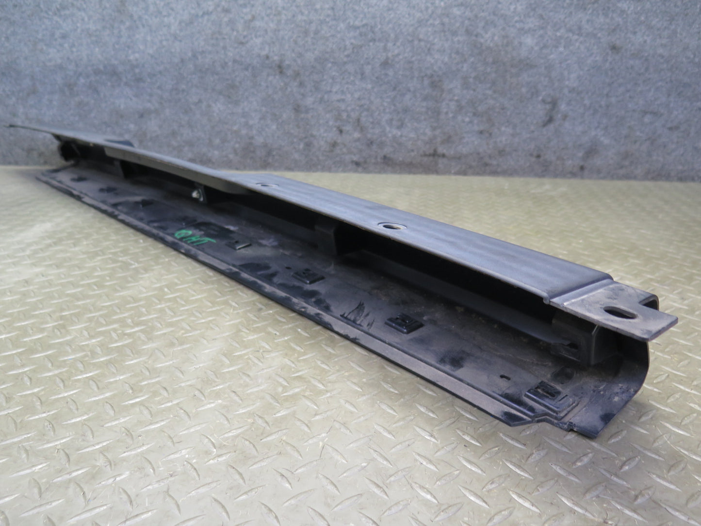 2005-2009 Hummer H2 SUT Rear Hatch Upper Spoiler Molding