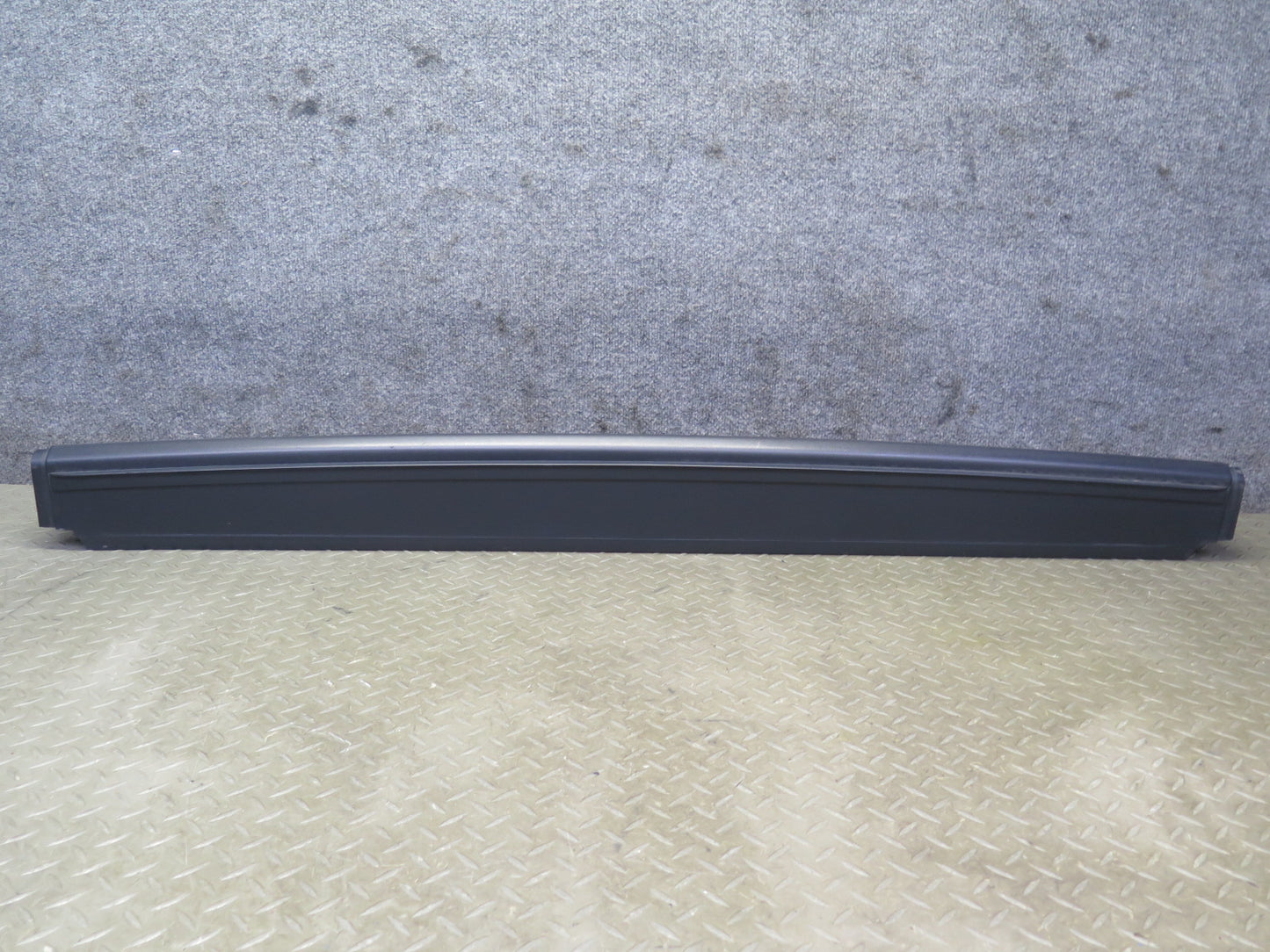 2005-2009 Hummer H2 SUT Rear Hatch Upper Spoiler Molding