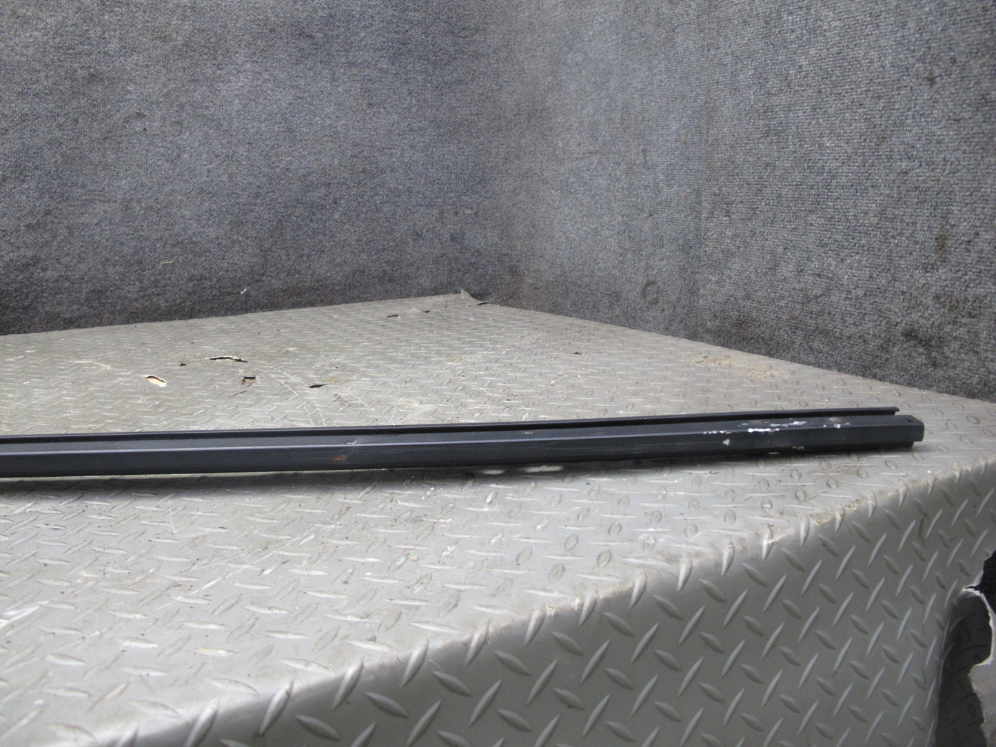2003-2009 Hummer H2 Left & Right Roof Rail Track Luggage Bracket Molding Set