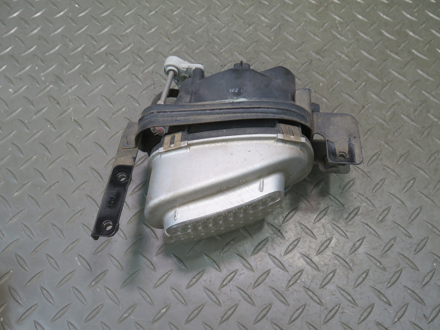 02-10 Lexus SC430 UZZ40L Set of 2 Front Bumper Left & Right Fog Light Lamp OEM
