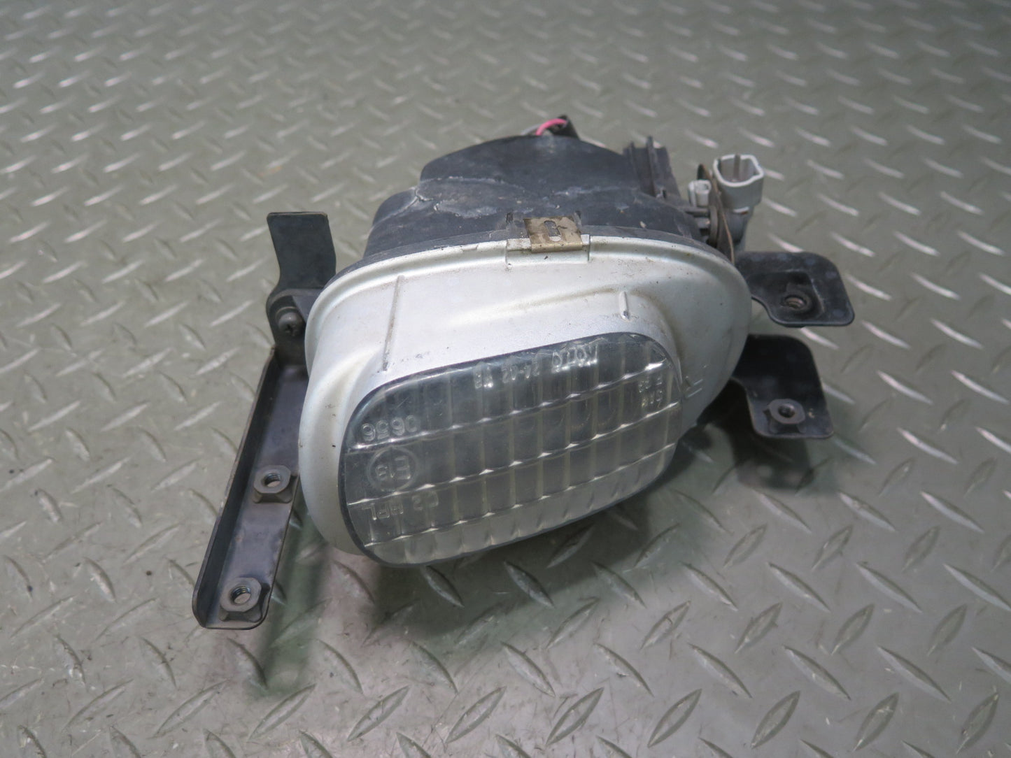 02-10 Lexus SC430 UZZ40L Set of 2 Front Bumper Left & Right Fog Light Lamp OEM