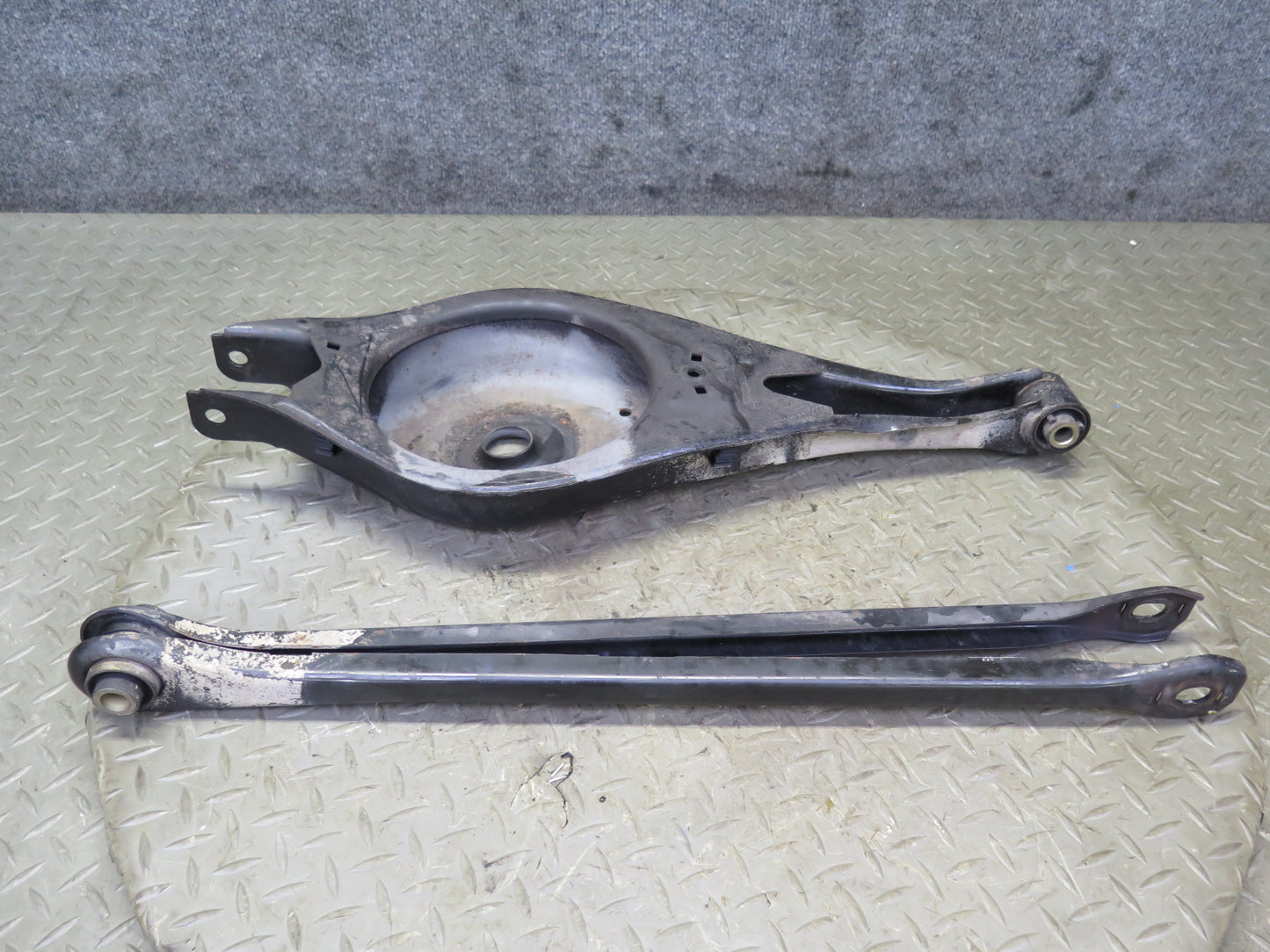 94-99 BMW E36 325iC 328iC Set of 2 Rear Right Upper & Lower Control Arm OEM