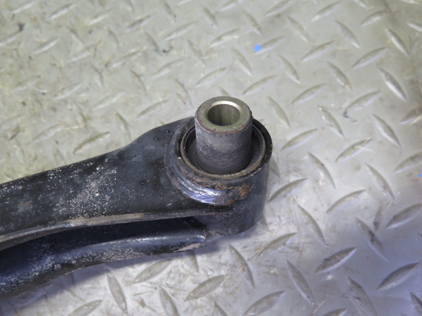 94-99 BMW E36 325iC 328iC Set of 2 Rear Right Upper & Lower Control Arm OEM