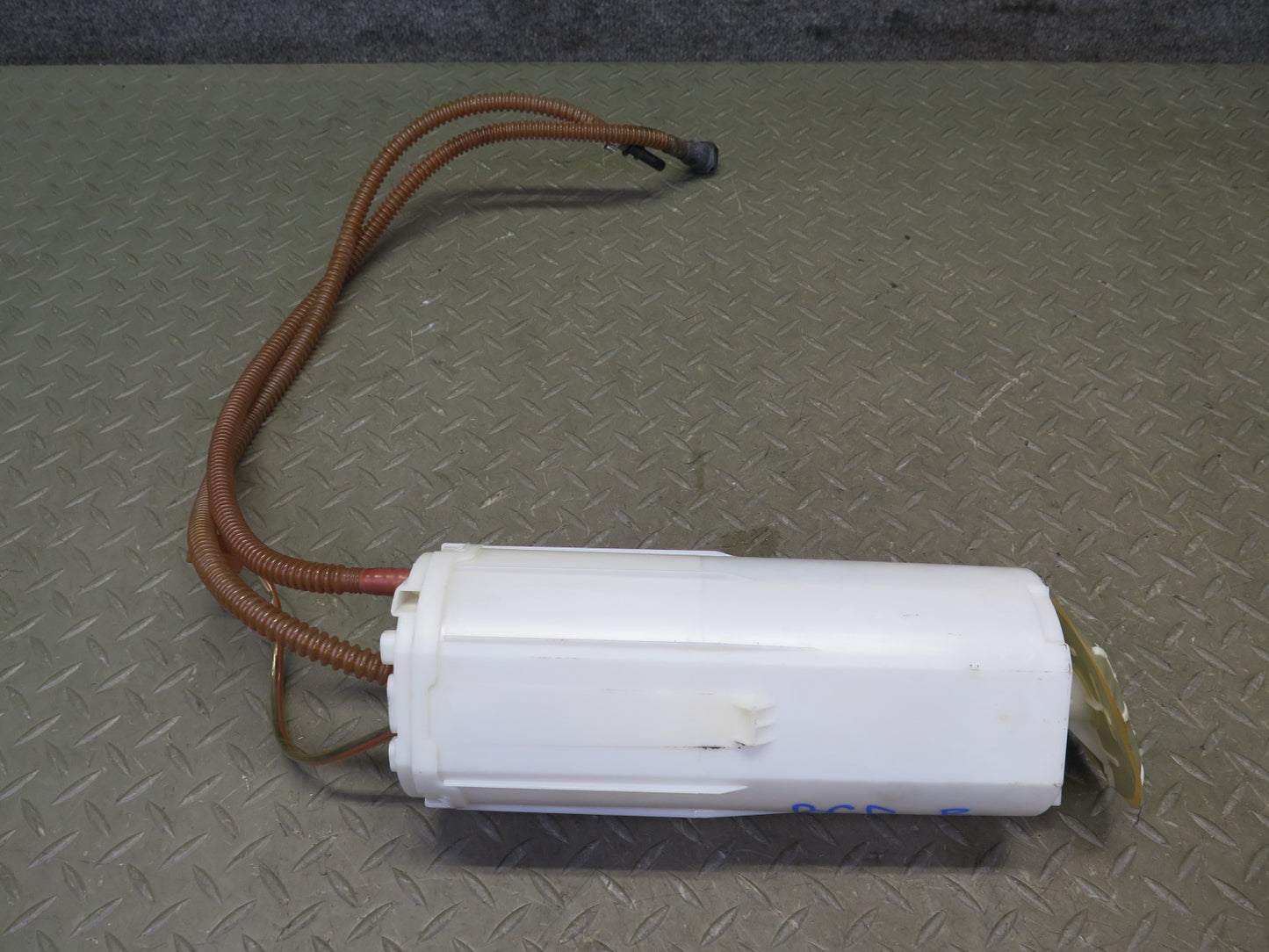 2006-2012 Bentley Flying Spur 6.0L Engine Left & Right Side Fuel Pump Assembly