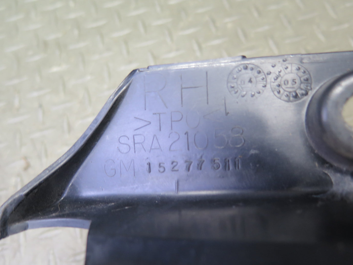 2003-2009 Hummer H2 Rear Right Interior CAB Trim Cover Panel 15277511