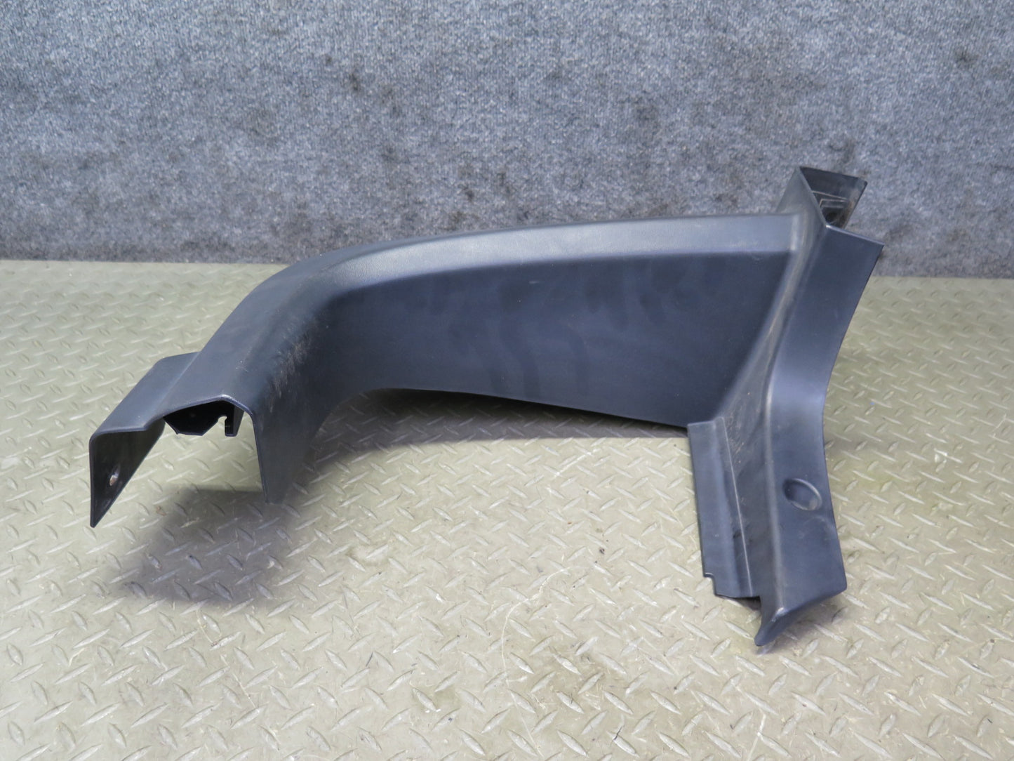 2003-2009 Hummer H2 Rear Right Interior CAB Trim Cover Panel 15277511