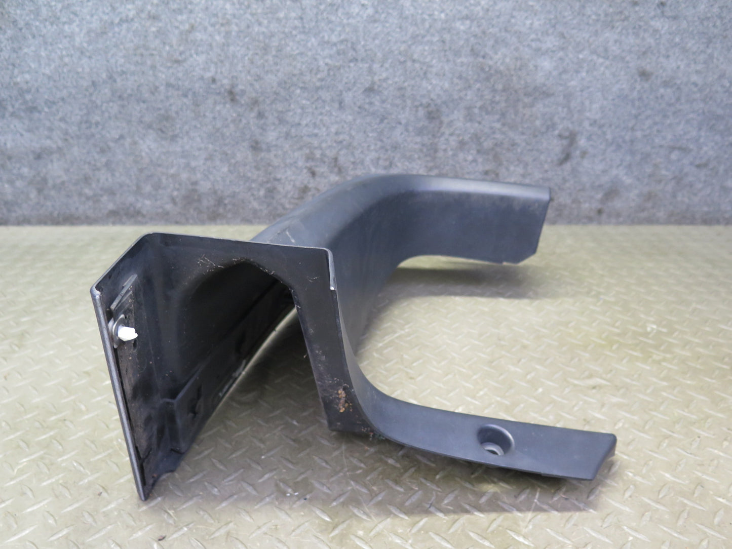 2005-2007 Hummer H2 Rear Left Interior CAB Trim Cover Panel 15277510