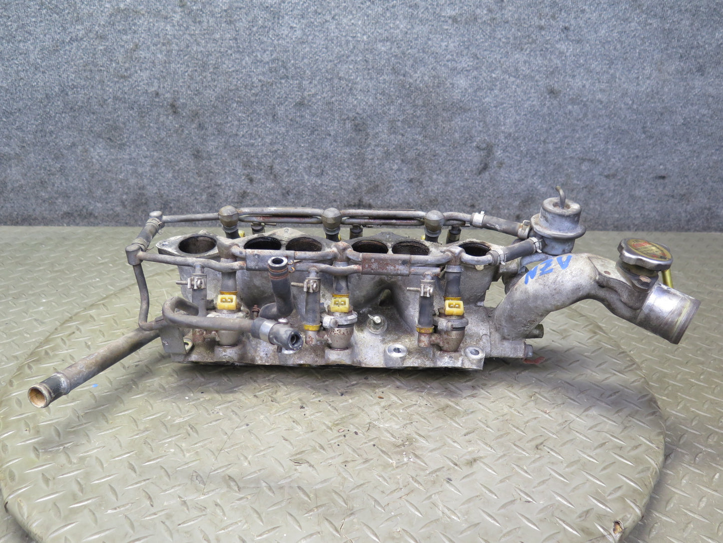 84-86 Nissan Z31 300ZX VG30ET Turbo Lower Intake Manifold w Fuel Rail 60K OEM