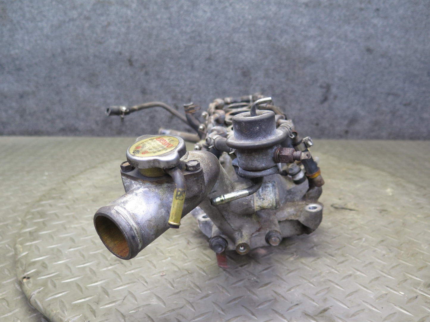 84-86 Nissan Z31 300ZX VG30ET Turbo Lower Intake Manifold w Fuel Rail 60K OEM