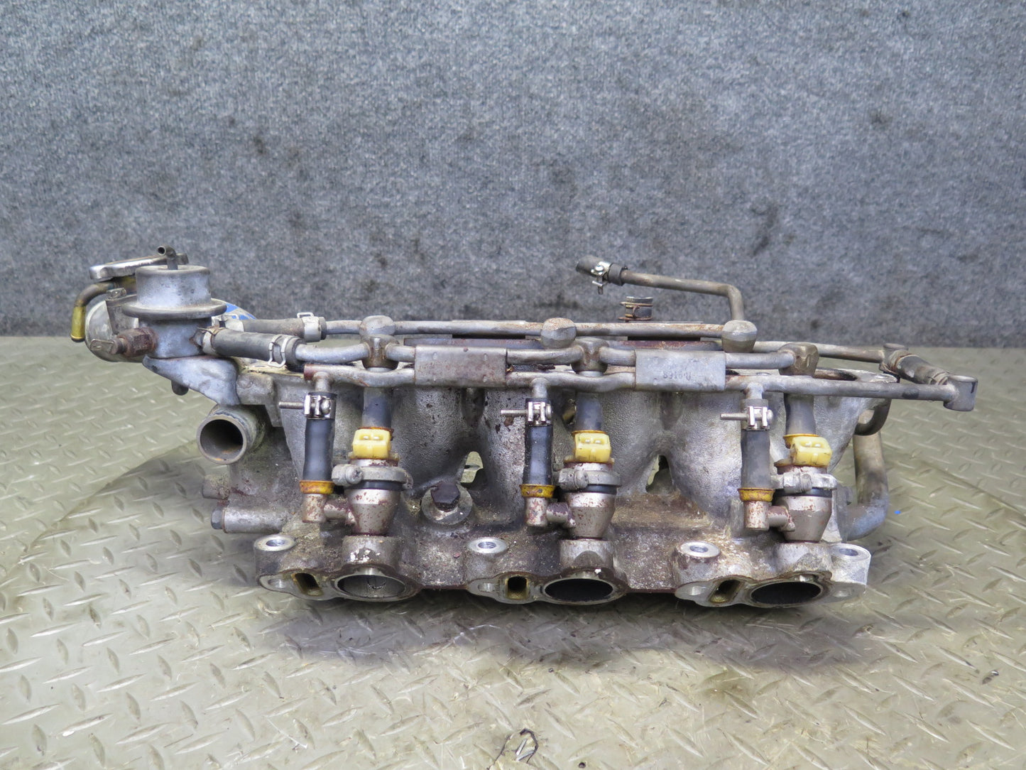 84-86 Nissan Z31 300ZX VG30ET Turbo Lower Intake Manifold w Fuel Rail 60K OEM