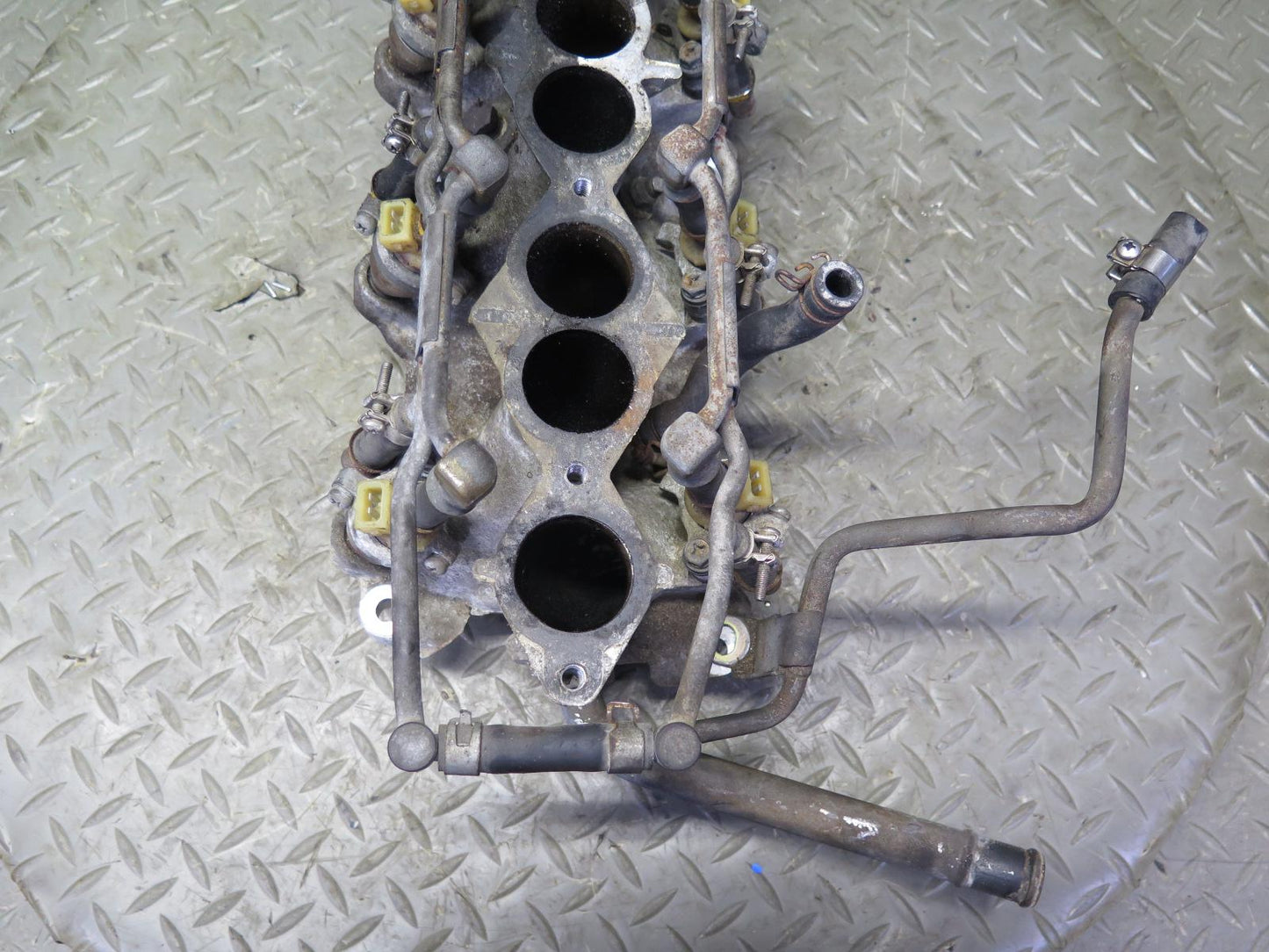 84-86 Nissan Z31 300ZX VG30ET Turbo Lower Intake Manifold w Fuel Rail 60K OEM