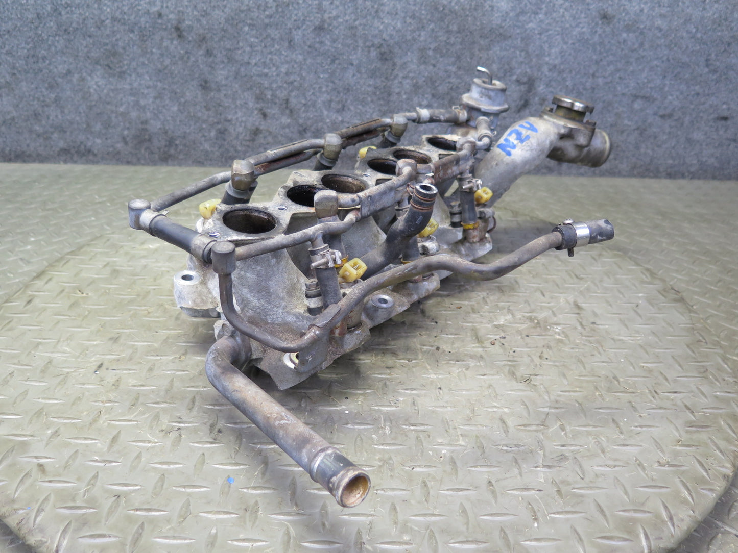 84-86 Nissan Z31 300ZX VG30ET Turbo Lower Intake Manifold w Fuel Rail 60K OEM