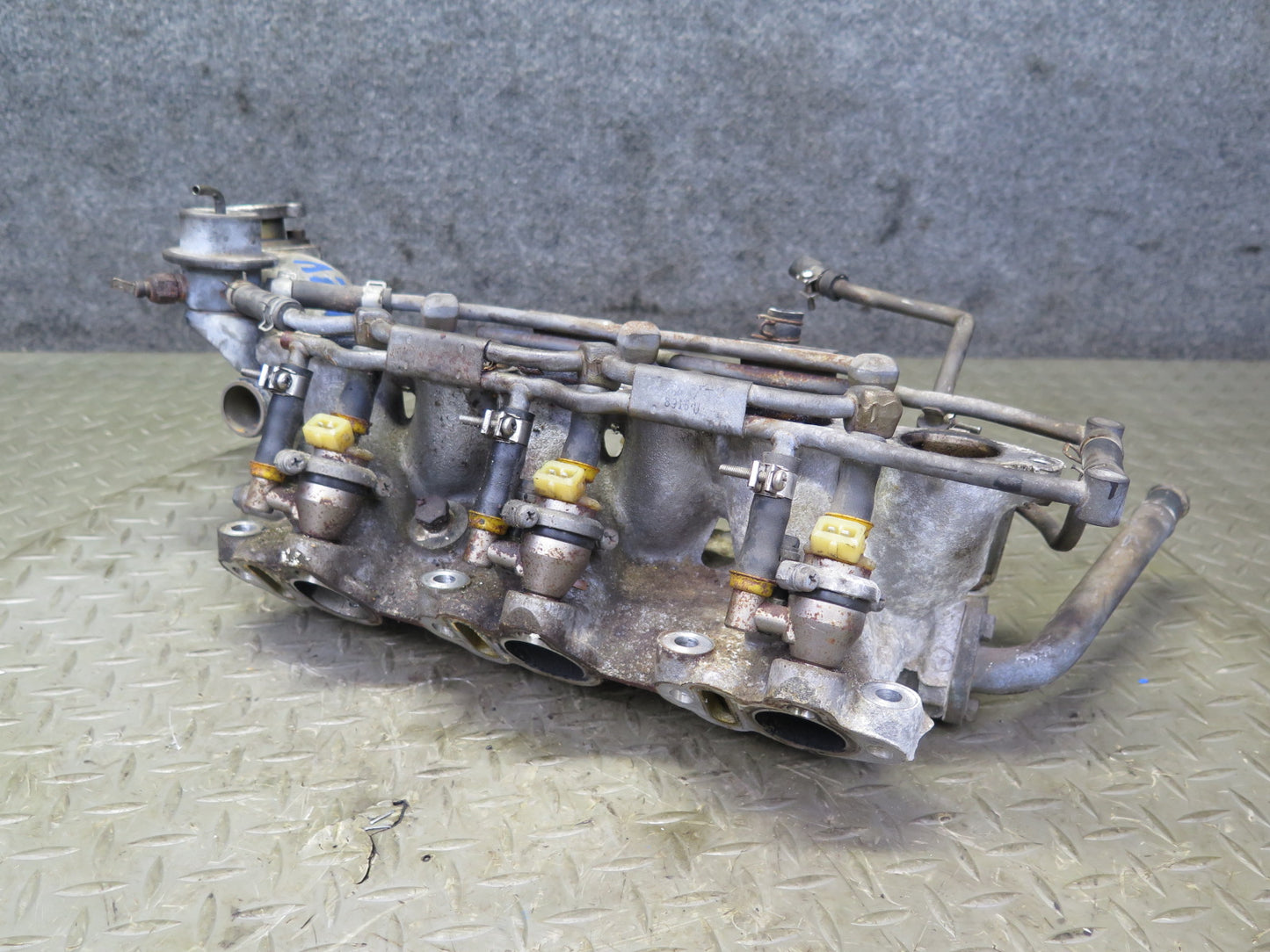 84-86 Nissan Z31 300ZX VG30ET Turbo Lower Intake Manifold w Fuel Rail 60K OEM
