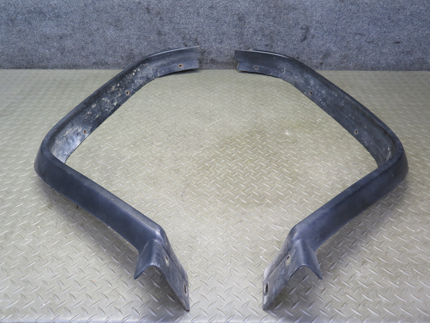2003-2009 Hummer H2 Rear Left & Right Fender Flare Wheel Arch Molding Set of 2