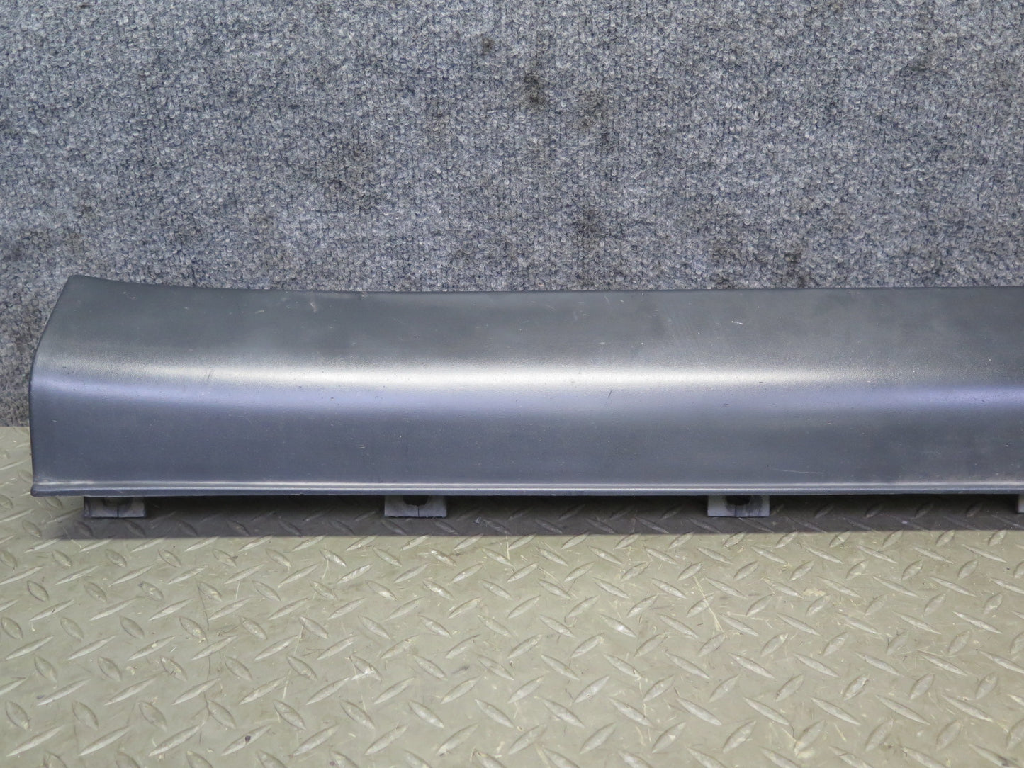 99-01 Isuzu Vehicross Set of 2 Left & Right Side Skirt Rocker Panel Molding OEM