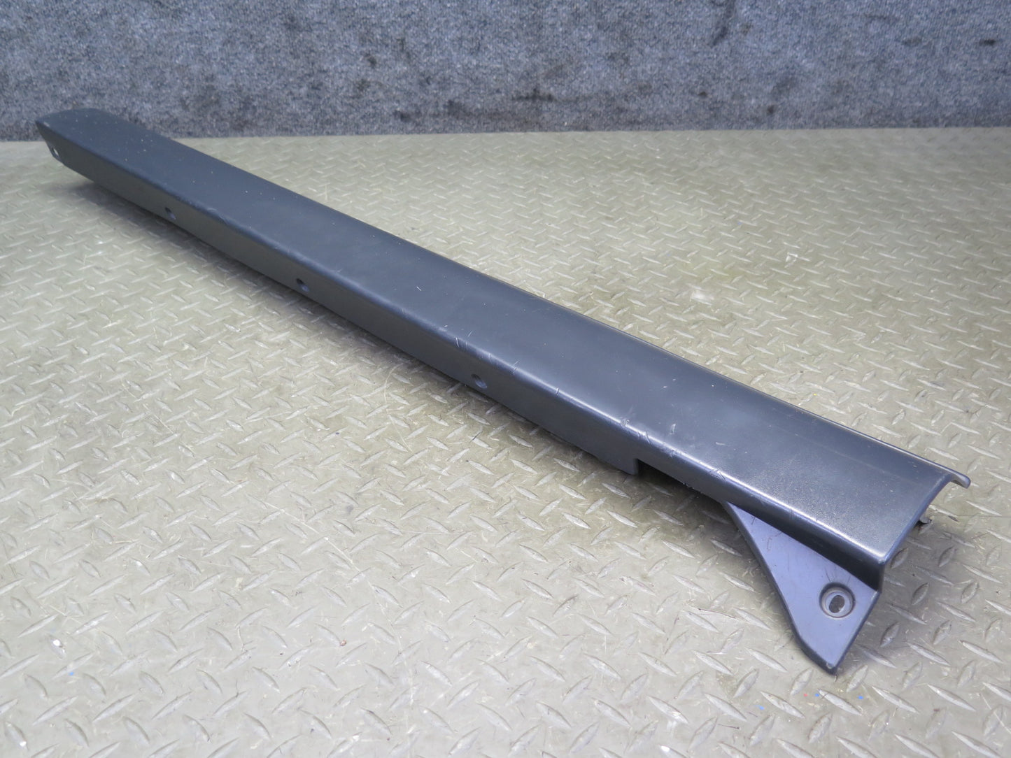 99-01 Isuzu Vehicross Set of 2 Left & Right Side Skirt Rocker Panel Molding OEM