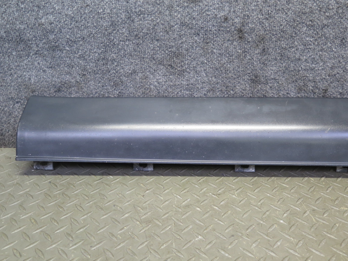 99-01 Isuzu Vehicross Set of 2 Left & Right Side Skirt Rocker Panel Molding OEM