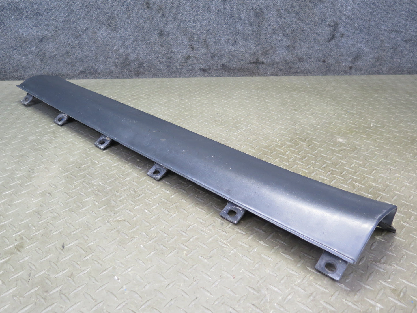 99-01 Isuzu Vehicross Set of 2 Left & Right Side Skirt Rocker Panel Molding OEM