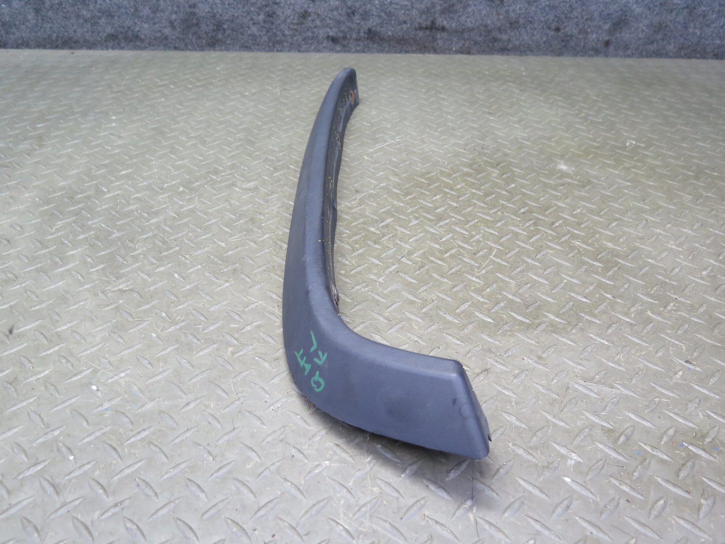 2003-2009 Hummer H2 Front Left Fender Flare Wheel Arch Molding 15200466