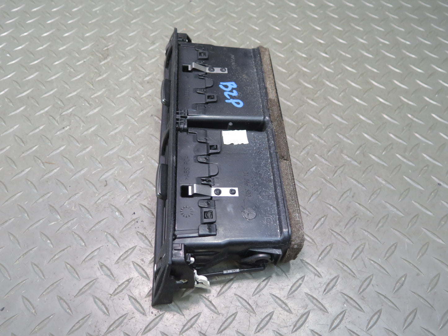 06-08 BMW E86 E85 Z4 Dash Center AC Heater Air Vent Black OEM
