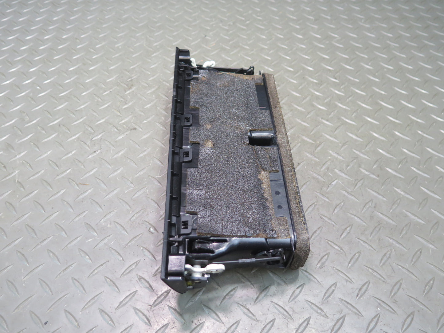 06-08 BMW E86 E85 Z4 Dash Center AC Heater Air Vent Black OEM