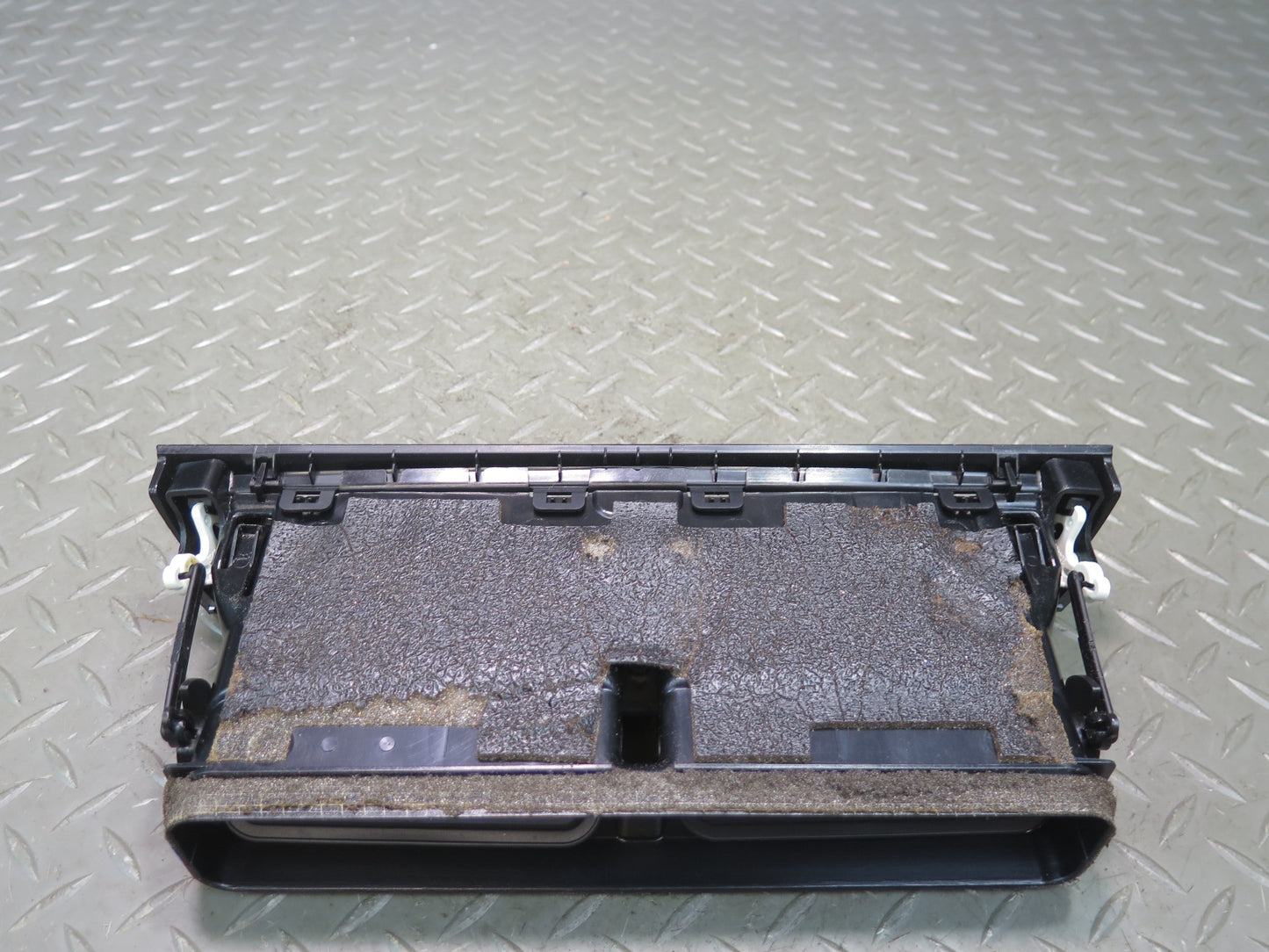 06-08 BMW E86 E85 Z4 Dash Center AC Heater Air Vent Black OEM