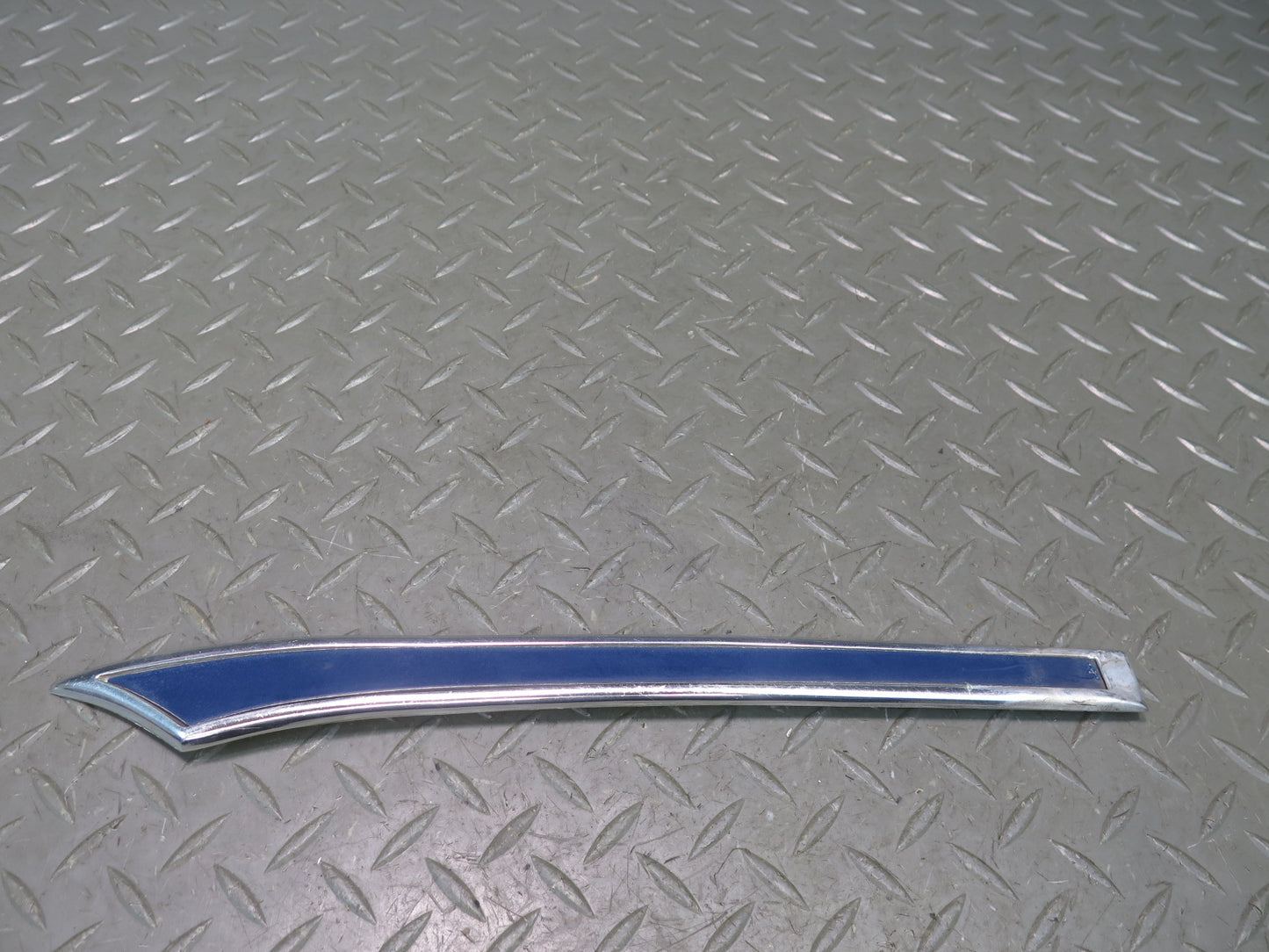 77-83 Mercedes W123 Sedan Rear Left Right Quarter C Pillar Trim Molding Set OEM