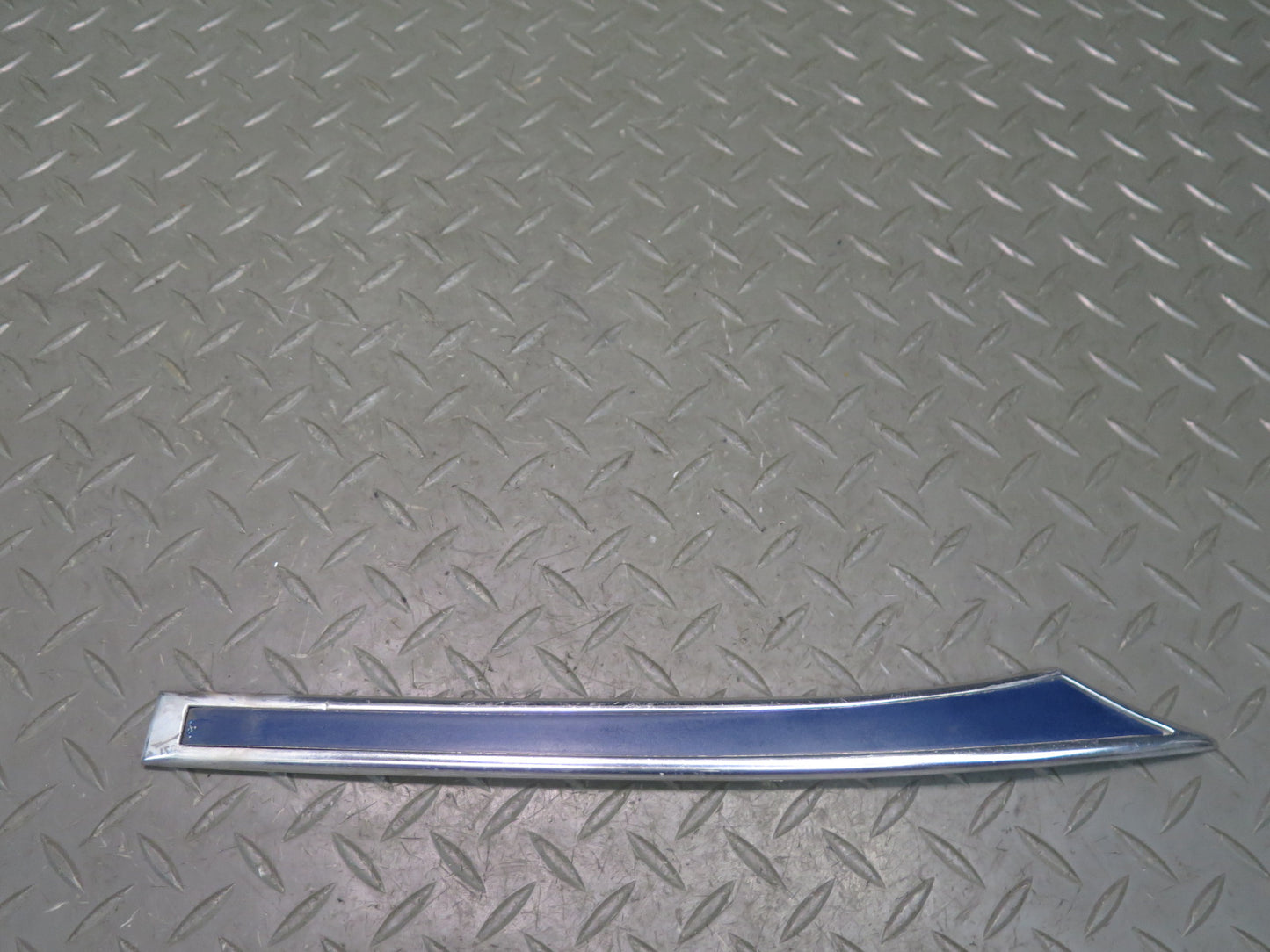 77-83 Mercedes W123 Sedan Rear Left Right Quarter C Pillar Trim Molding Set OEM