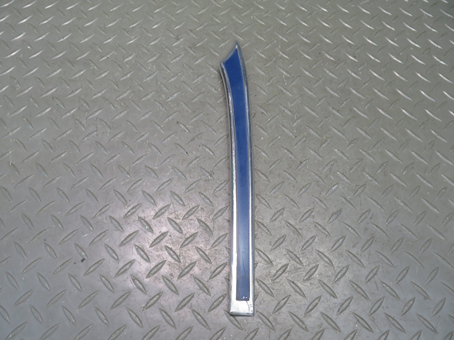 77-83 Mercedes W123 Sedan Rear Left Right Quarter C Pillar Trim Molding Set OEM
