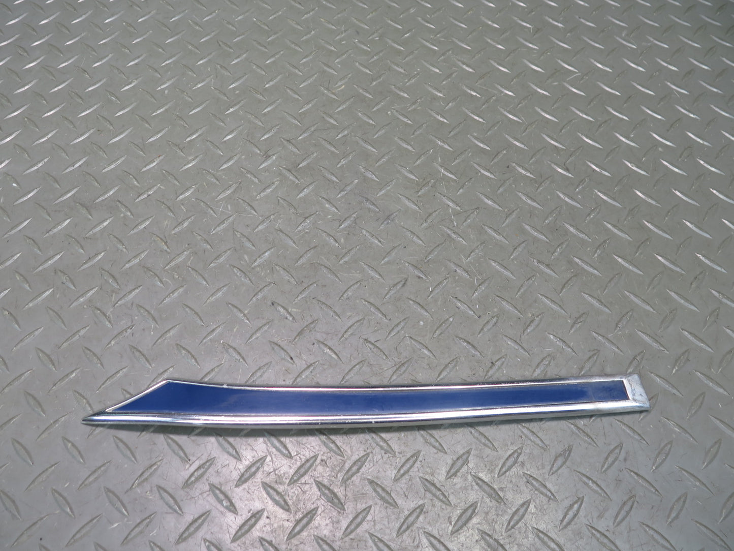 77-83 Mercedes W123 Sedan Rear Left Right Quarter C Pillar Trim Molding Set OEM