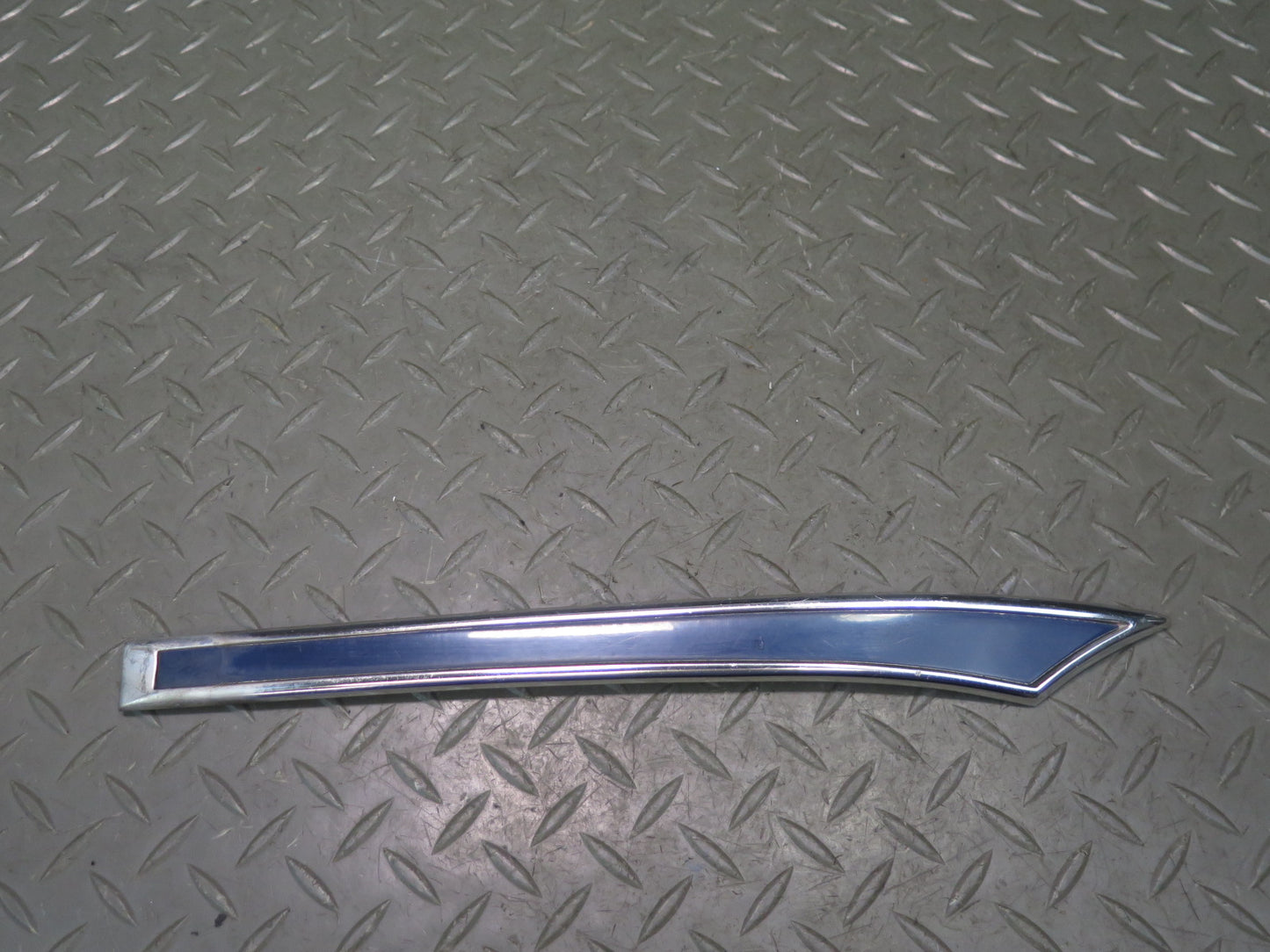 77-83 Mercedes W123 Sedan Rear Left Right Quarter C Pillar Trim Molding Set OEM