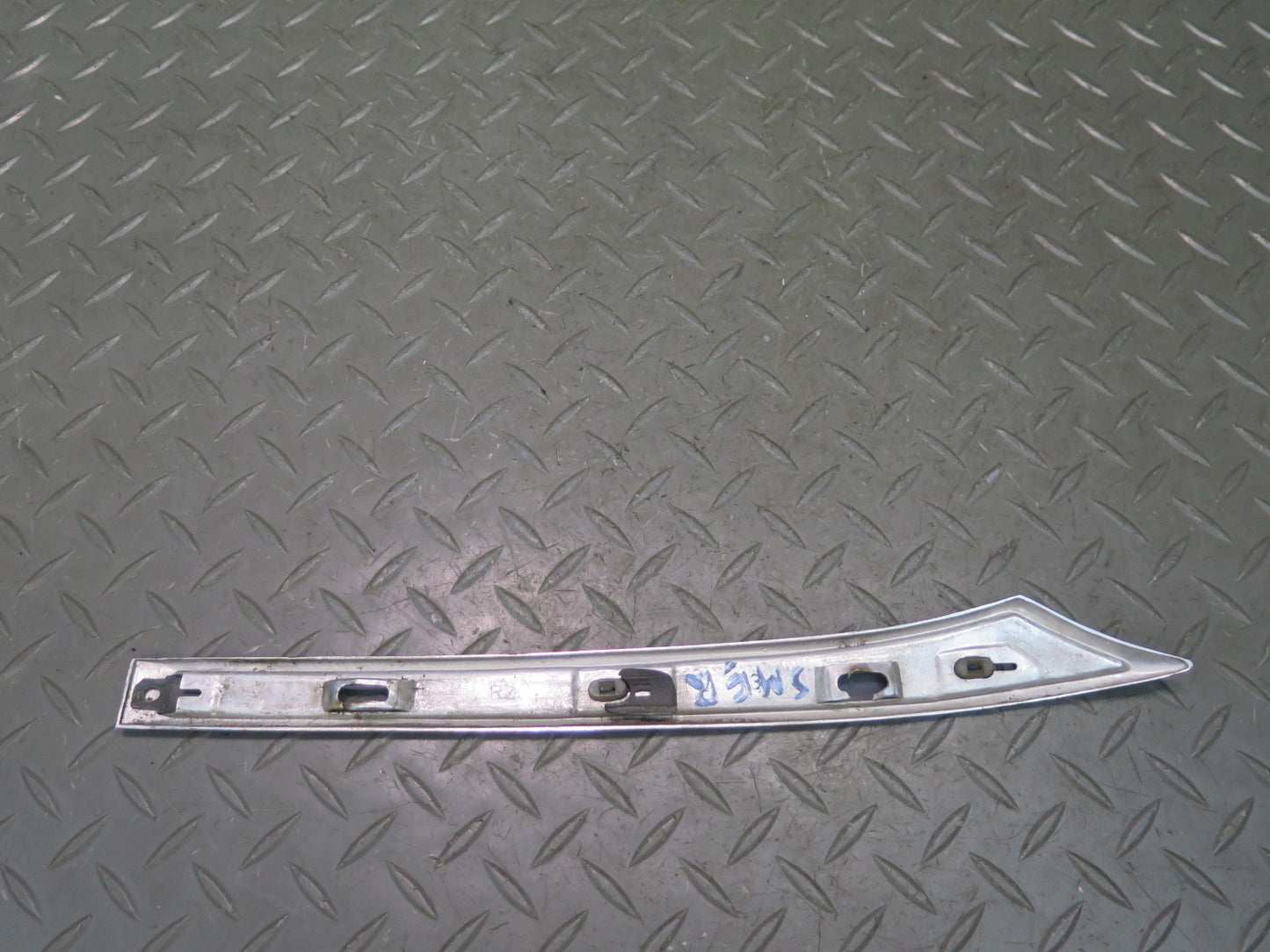 77-83 Mercedes W123 Sedan Rear Left Right Quarter C Pillar Trim Molding Set OEM