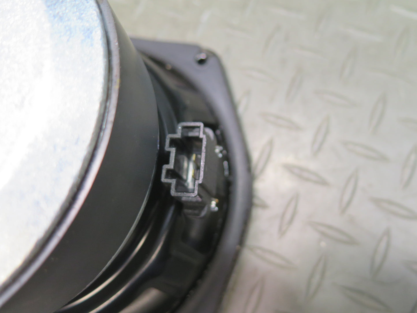 03-08 BMW E85 Z4 Set of 2 Rear TOP Hi-fi Subwoofer Speaker 6915841 OEM