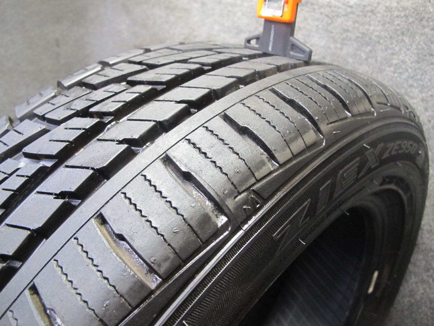 Set of 2 Falken Ziex ZE950 A/S Tire 225/50 R16 96V 3424 3524 10/32 Tread