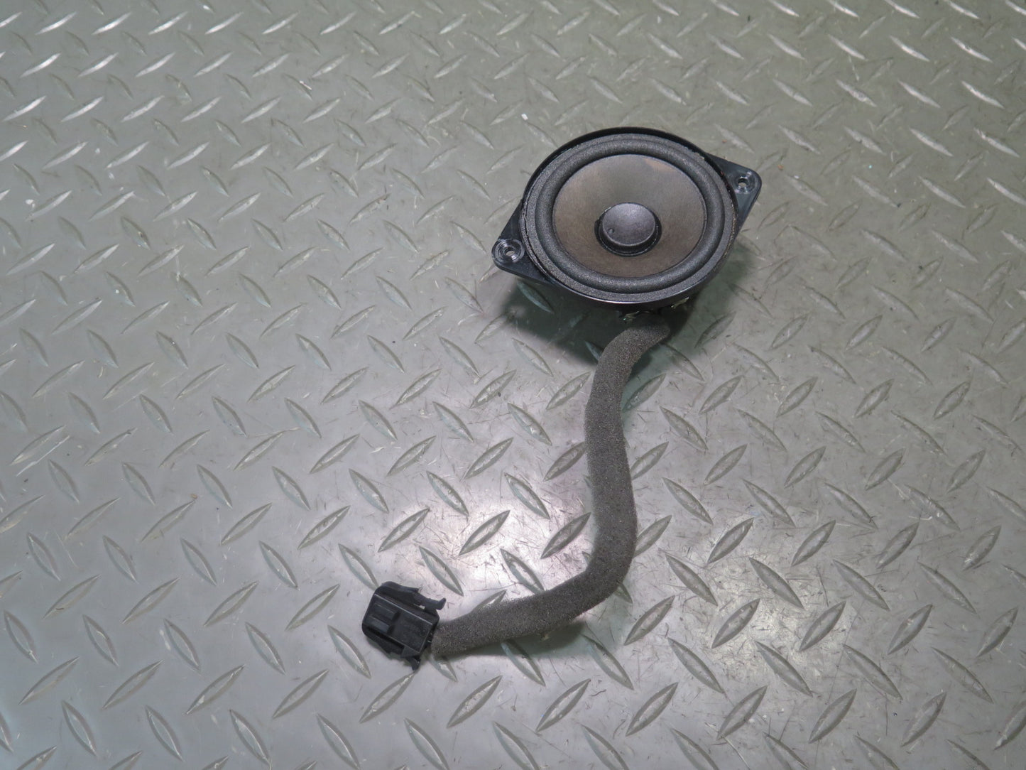 2006-2012 Bentley Flying Spur Rear Left & Right Side Door Audio Speaker Set