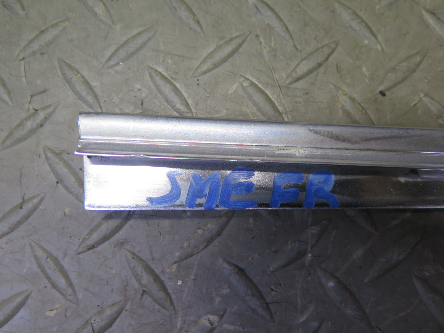 74-83 Mercedes W123 Front Right Door Window Chrome Trim Cover Molding Set OEM