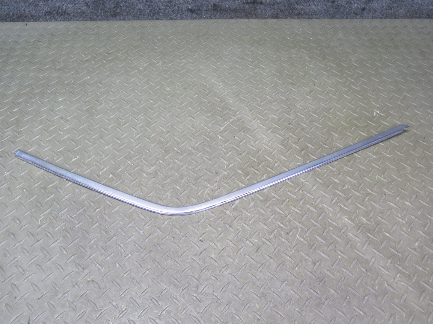 74-83 Mercedes W123 Front Right Door Window Chrome Trim Cover Molding Set OEM