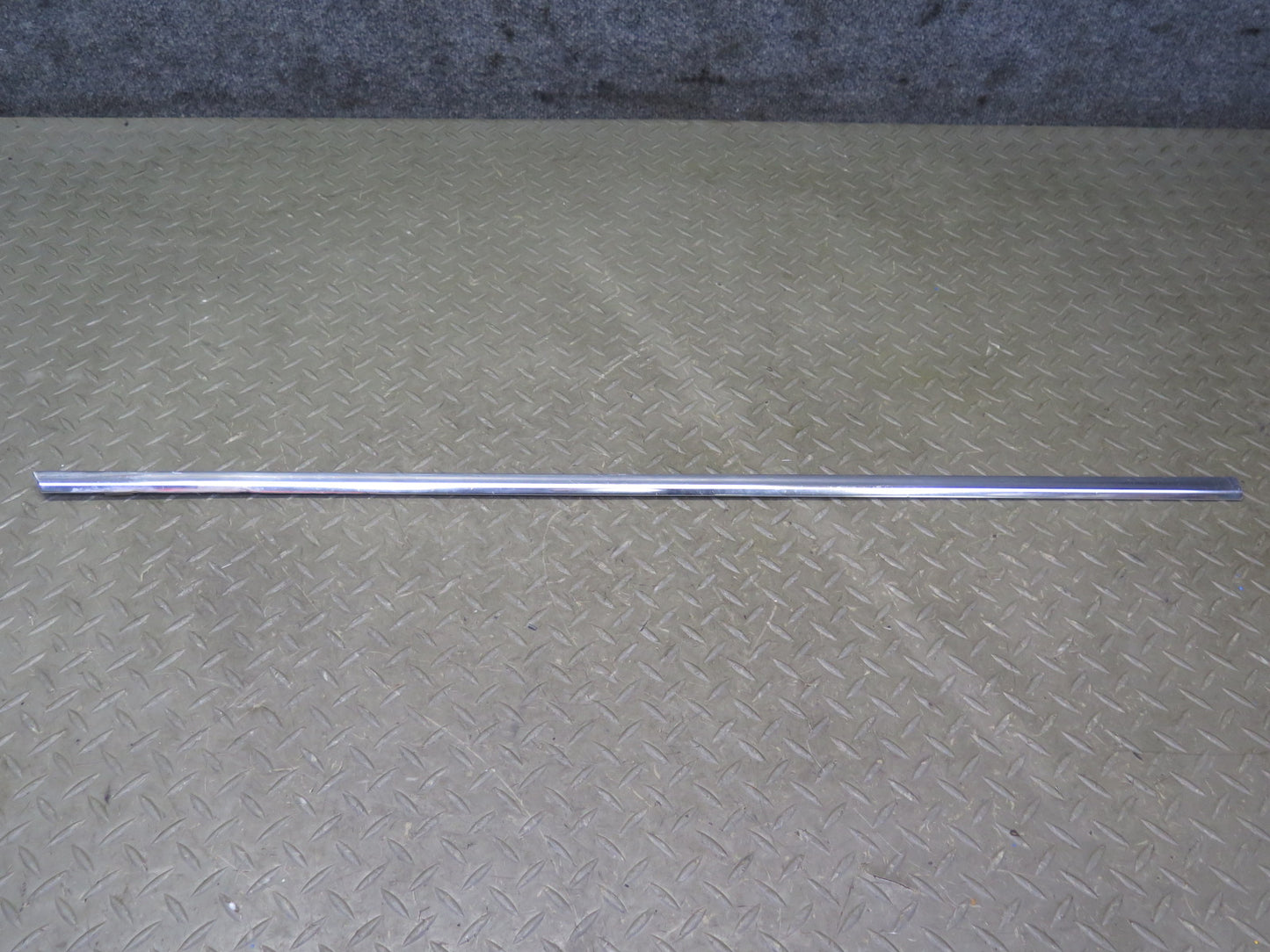 74-83 Mercedes W123 Front Right Door Window Chrome Trim Cover Molding Set OEM